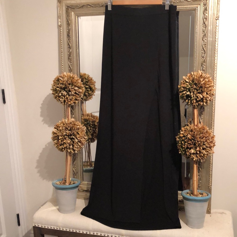 Sz m black express skirt
